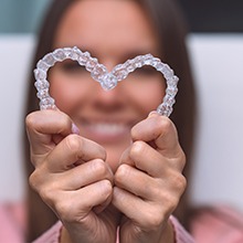 Invisalign aligners have many benefits over traditional braces